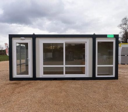 Contêiner de 20 pés transformado em escritório | Promoção! 50% de desconto