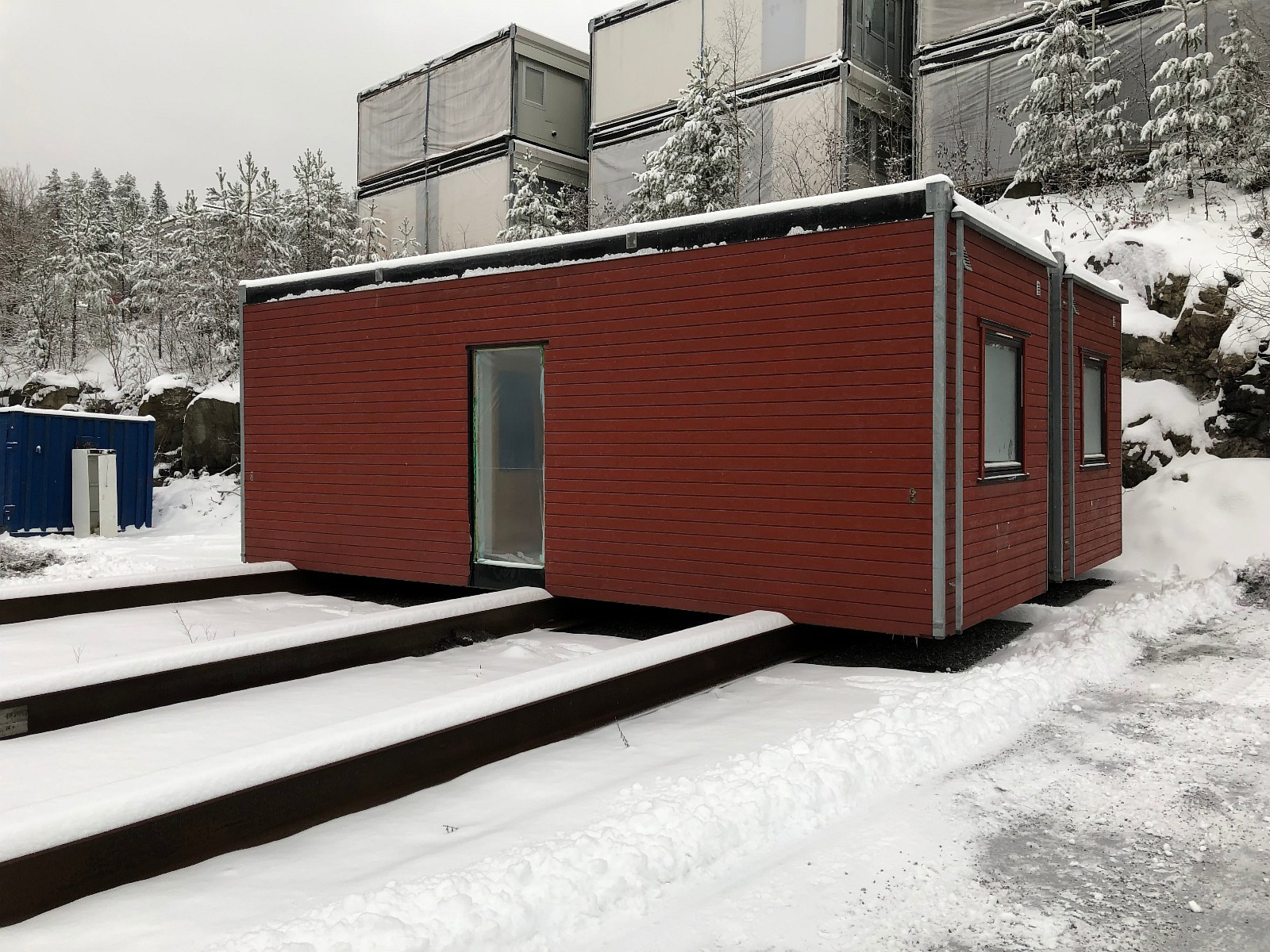 Barracão de escritório com hall integrado - Image 6