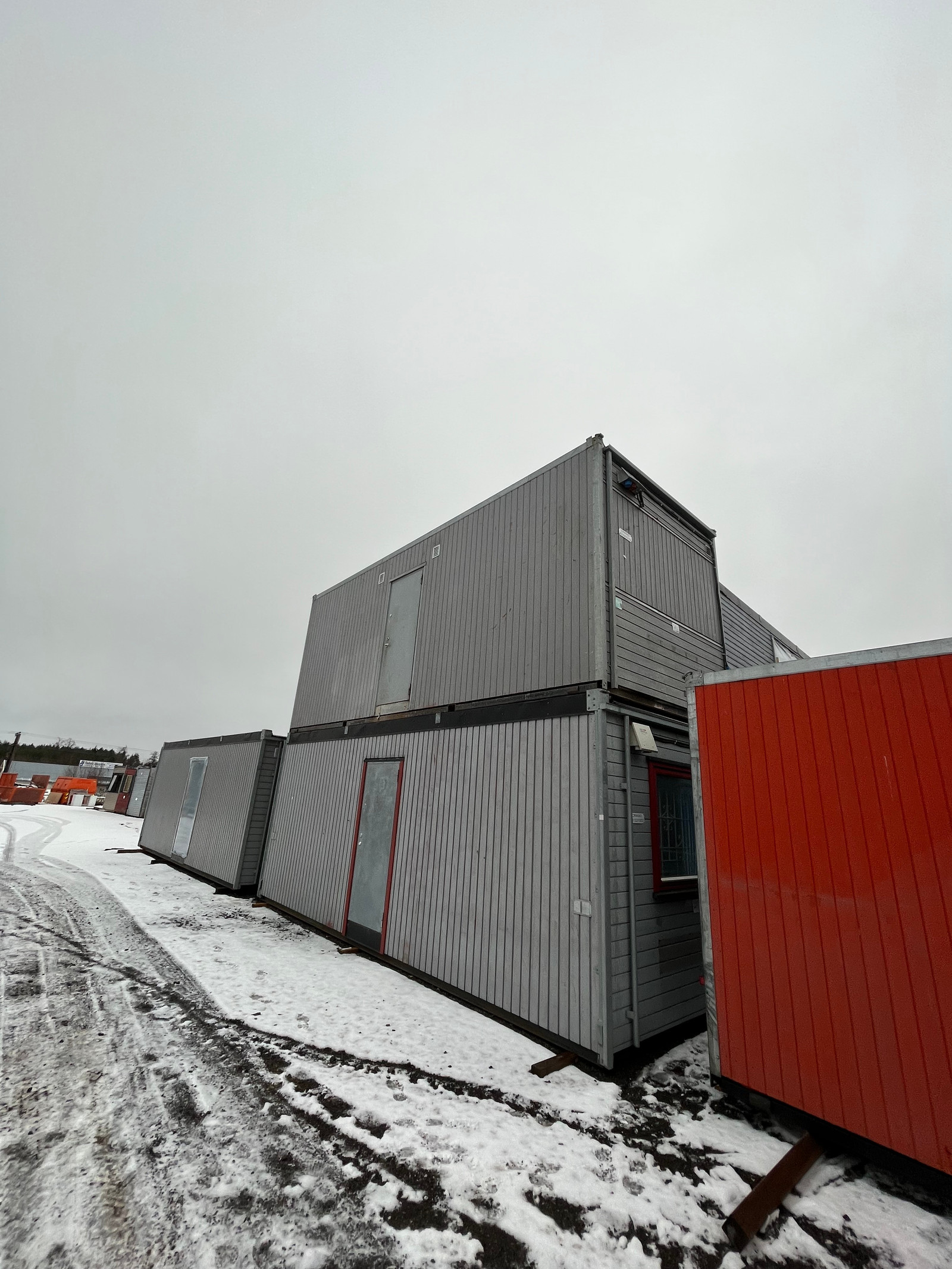 Barracão de escritório com hall integrado - Image 4