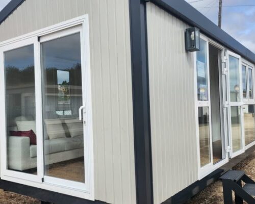 Casa Pré-fabricada T2 8.6 x 3 m (25.8 m²) | Casa Móveis Bejar | Promoção Imperdível! 50% de Desconto em Casas Móveis T2