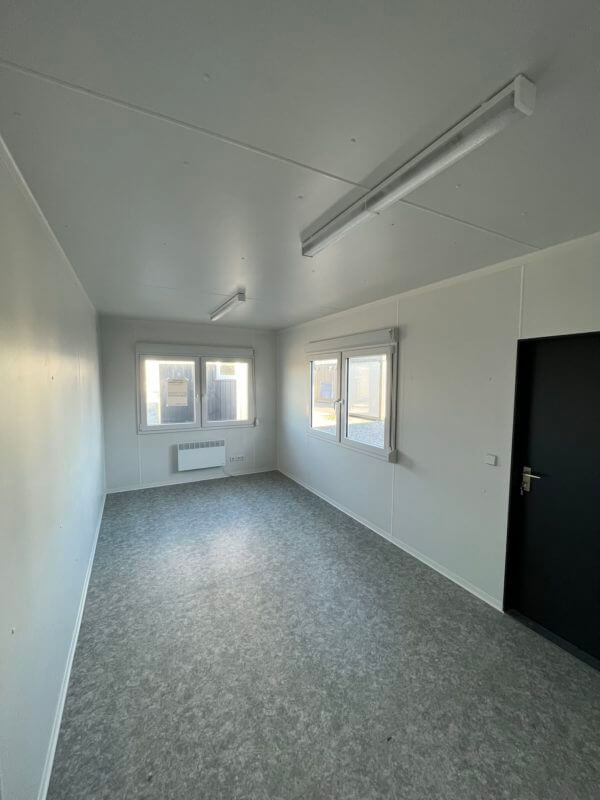 Escritório móvel em contentor de 20 pés com duas janelas - Image 3