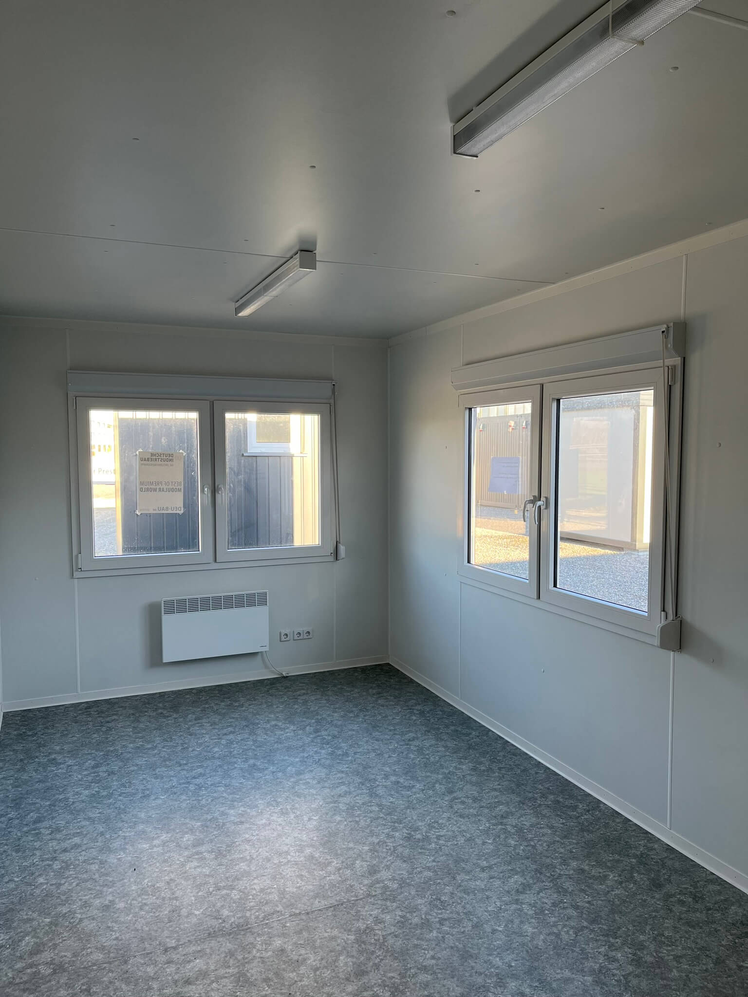 Escritório móvel em contentor de 20 pés com duas janelas - Image 6